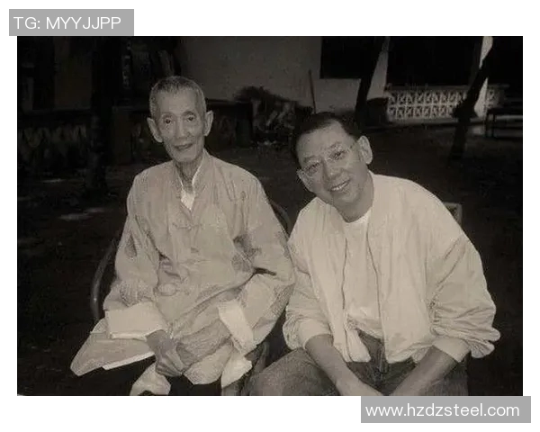 剃发师的传奇人生与足球明星的奇妙缘分揭秘